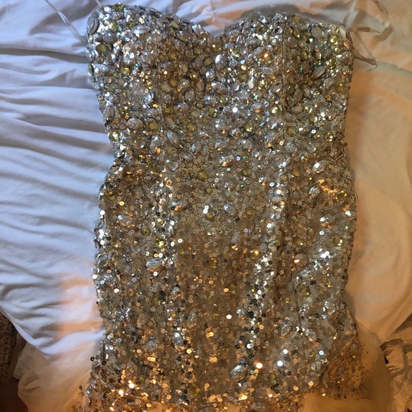 Tony Bowls Dresses & Skirts - Tony bowls Paris Tony Bowls Dresses & Skirts - Tony bowls Paris